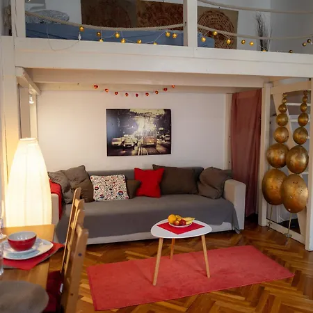 Διαμέρισμα Gallery Flat In Party District