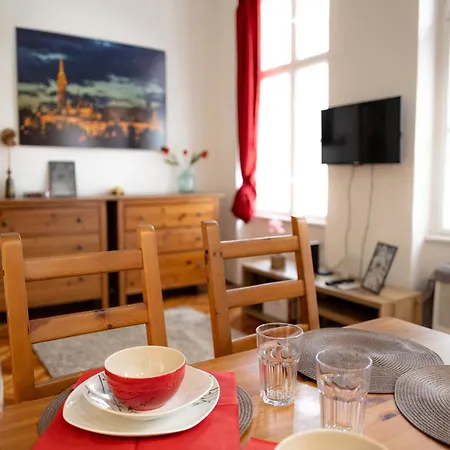 Gallery Flat In Party District