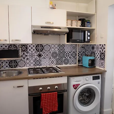 Gallery Flat In Party District Διαμέρισμα *